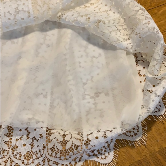 Max Studio Small Lace Top - Picture 4 of 11